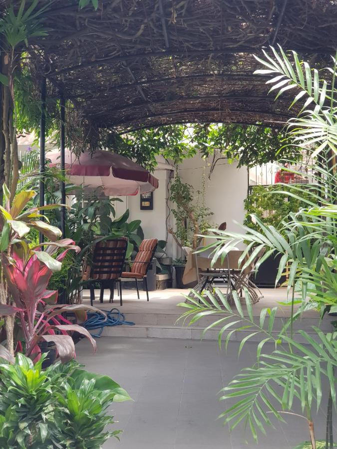 La Nostalgie Boutique Guest House Bandung Exterior photo