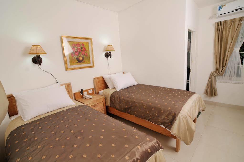 La Nostalgie Boutique Guest House Bandung Exterior photo