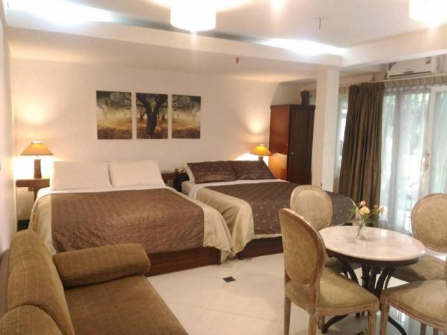 La Nostalgie Boutique Guest House Bandung Exterior photo