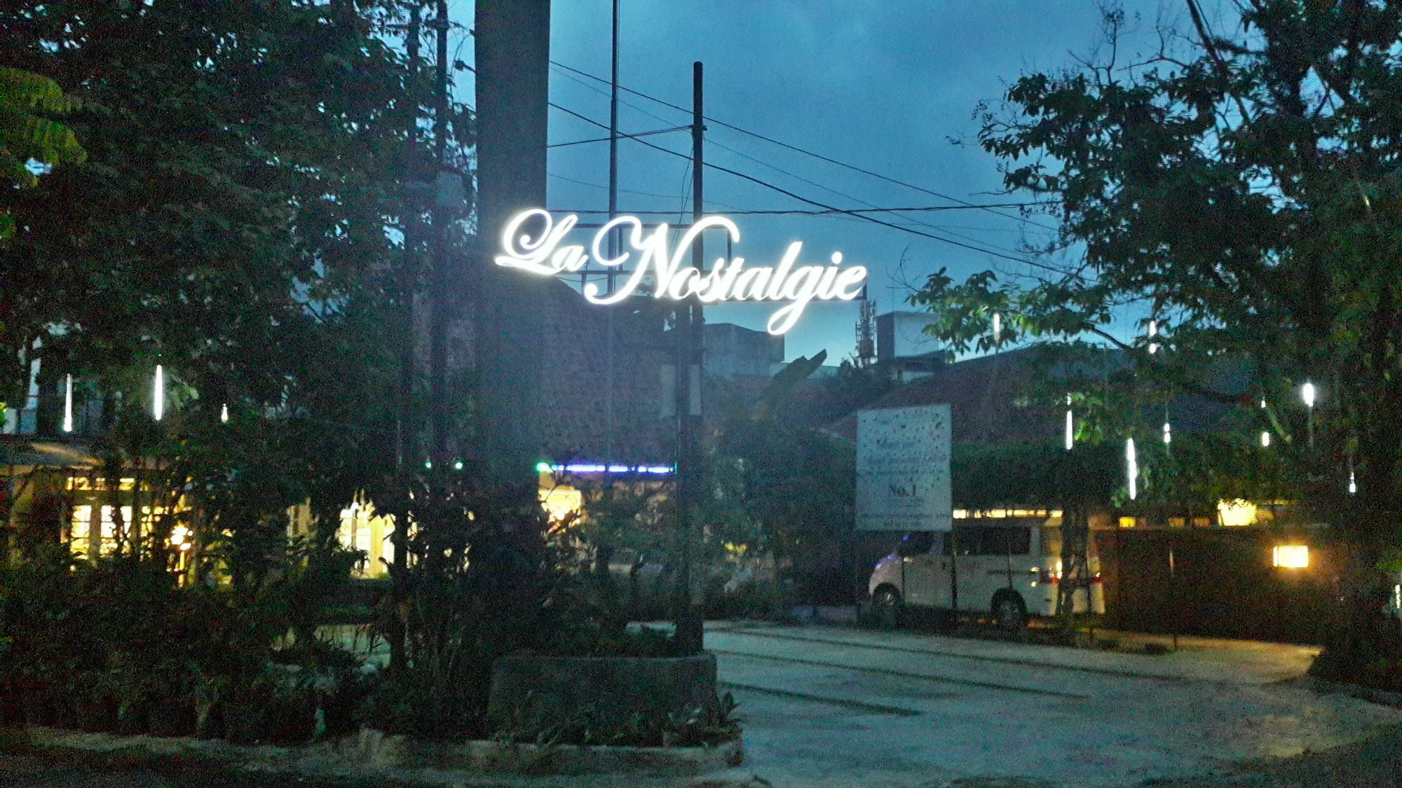 La Nostalgie Boutique Guest House Bandung Exterior photo